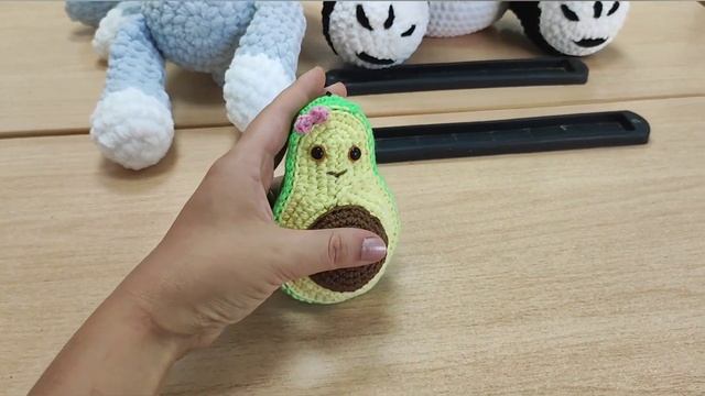 Готовые работы август. Вязание крючком. Плюшевая пряжа. Панда. Собачка. Авокадо. Единорог смотреть онлайн