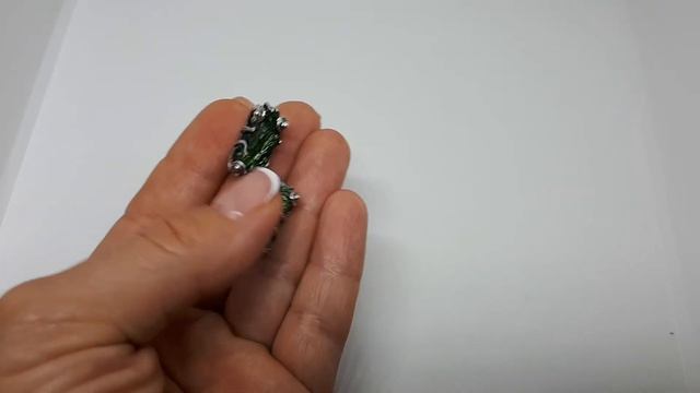 ИЗУМРУДНЫЕ СЕРЬГИ