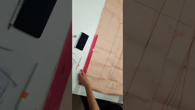 ПЛАТЬЕ ШЕСТИКЛИНКА смотреть онлайн