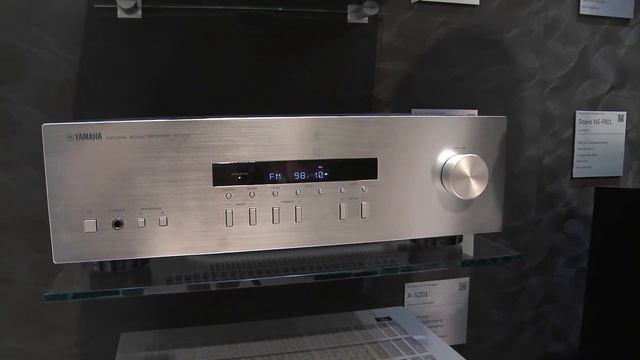 FR - R-S201, A-S201, R-N500 / Yamaha @ IFA 2013 смотреть онлайн