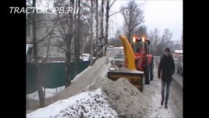 Фронтальный снегоротор в действии