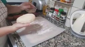 Обязательно сделайте!  Пирог с начинкой из яиц, зелёного лука и риса.