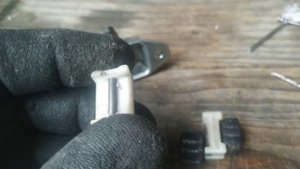 Не фиксируются двери, фиксатор дверей, ограничитель дверей. Hyundai Elantra/Avante HD