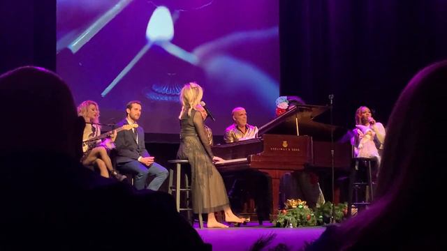 Debbie Gibson-Illuminate Winterlicious 11-25-2022 смотреть онлайн