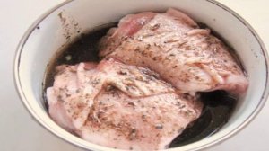 Курица в мультиварке в собственном соку