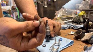 How to replace the injectors on a 2007 Audi Q7 4.2l FSI (Gas)