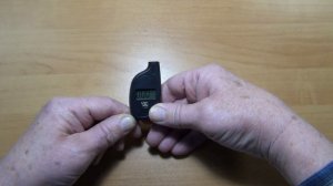 Автомобильный манометр измеритель давления в шинах с ЖК-дисплеем в виде брелка. Обзор и тест.