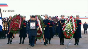 В последний путь провожают летчика Романа Филипова, геройски погибшего в Сирии