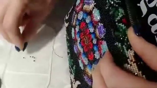 Вышивка с помощью бисерной изогнутой иглы