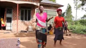 Традиционный песенный и танцевальный фольклор народов Уганды