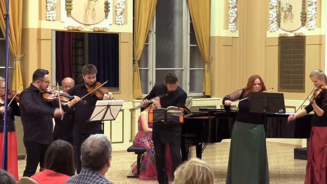 Haydn /Salomon : symphony No. 94 "Surprise" 2/4 (HCO ,Kaspar Zehnder and Aleksandra Mikulska ) смотреть онлайн