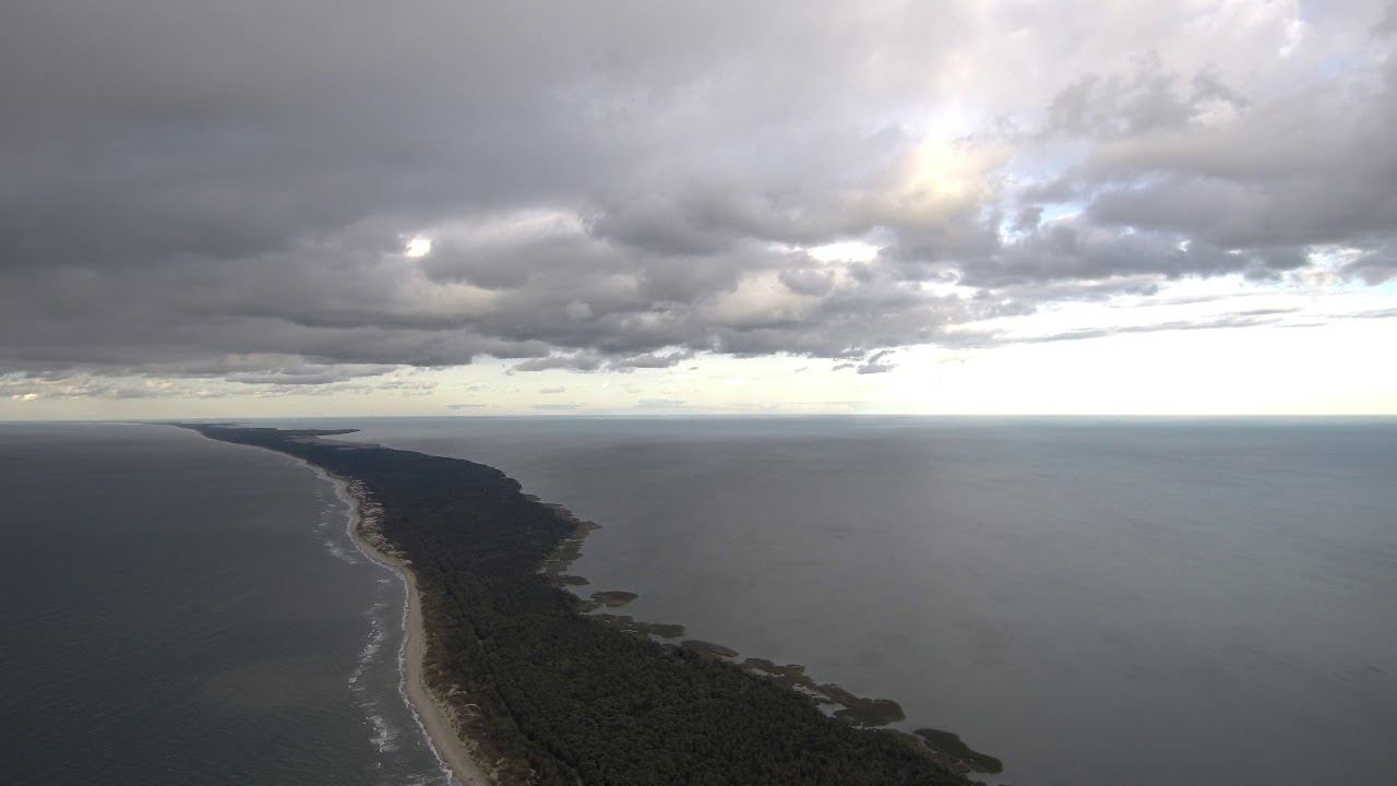 Куршская коса, Куршский залив, Аэросъемка под облаками, пос Морское , гор Зеленоградск смотреть онлайн