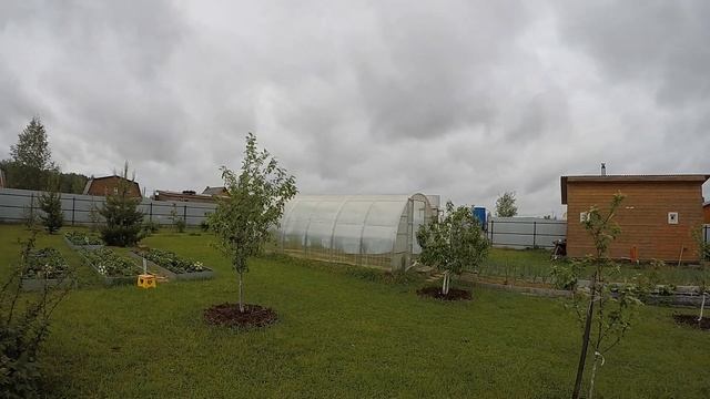 La dacha. #clouds #timelapse смотреть онлайн