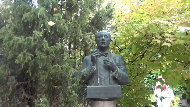 (15 минут назад )   Новодевичье кладбище (10 участок)