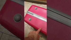 Ananda поломалась сумка чемодан трещины