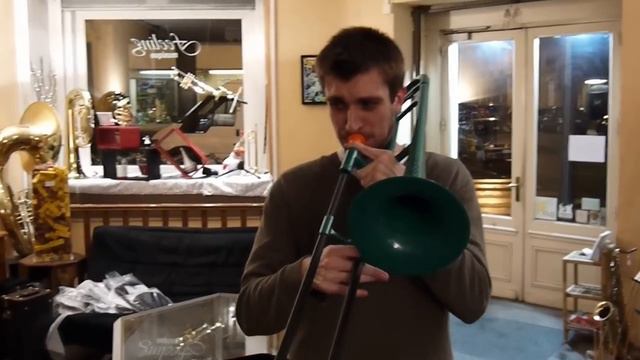 Le PBone par Seb Decalonne смотреть онлайн