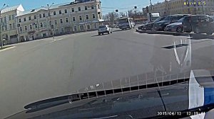 Езда без правил. Как проехать перекрестки на Колхозной площади.  Смоленск