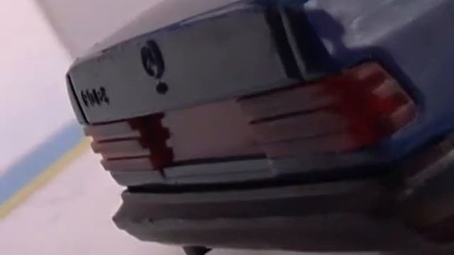 Mercedes 190E in scale 1:25 by Bburago смотреть онлайн