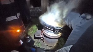 КРЕВЕТКИ В ЧЕСНОЧНОМ СОУСЕ В КАЗАНЕ. ПОВАР НА КОЛЁСАХ.