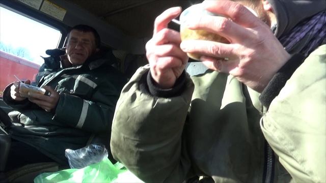 мукбанг обжор на работе с мусорщиком суп грибной макороны с сердцем