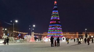 Магнитогорск, новогодний парк Южный с ледяным городком и ёлкой, Зелёный Лог (04.01.2023)