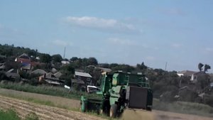 Молотим пшеницу на огороде. ДОН-1500Б, Палессе ГС-12, МТЗ-1221 + БДМ.