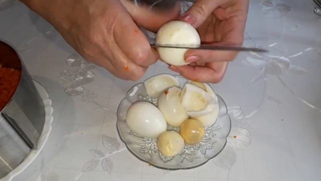 Морской каприз// Очень вкусный салат с селёдкой, крабовыми палочками и икрой// Прекрасное и полезно