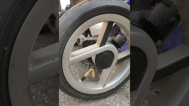 Замена колес и покрышек на коляске Mutsy Evo Urban Nomand