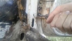 Как открутить болты на петлях на клиссике и не только без ударной отверткой