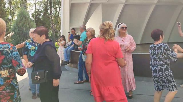 ЧЕРВОНИЙ МАК ЦВІТЕ! ТАНЦЫ ХАРЬКОВ УКРАИНА АВГУСТ 2023 смотреть онлайн