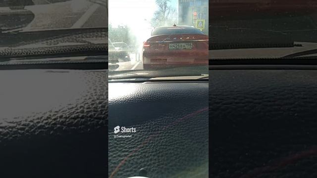 Что то течет на машине и задымилась вся #Shorts