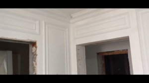 Монтаж плинтусов и молдингов  из полиуретана