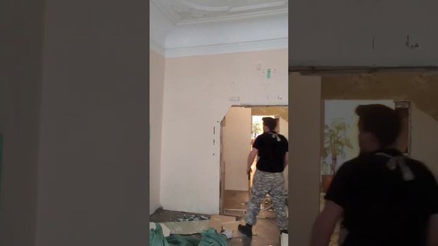 Демонтаж гкл стен в царском доме #shorts #dismantling #video