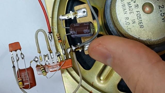 Радиоприемник Регенератор на коленке смотреть онлайн