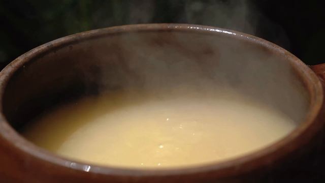 抓隻雞，二弟燉“珍珠雞湯”，肉質鮮甜嫩滑一大鍋連湯汁都不剩#Mukbang【鐵鍋視頻】