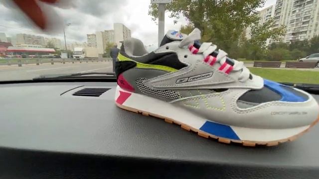 Обзор кроссовок Reebok concept sample смотреть онлайн