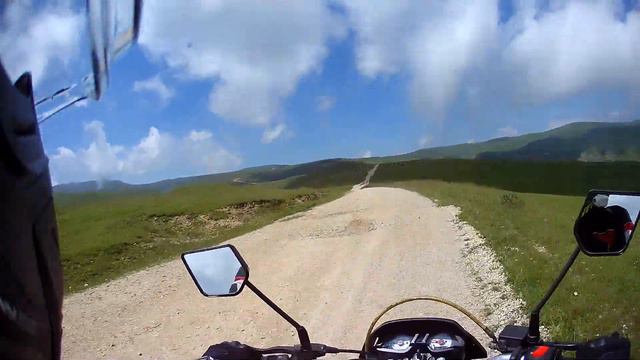 Мотопутешествие на плато Канжол (Канжал), озера Шадхурей и скала Арка Тызыльское ущелье смотреть онлайн