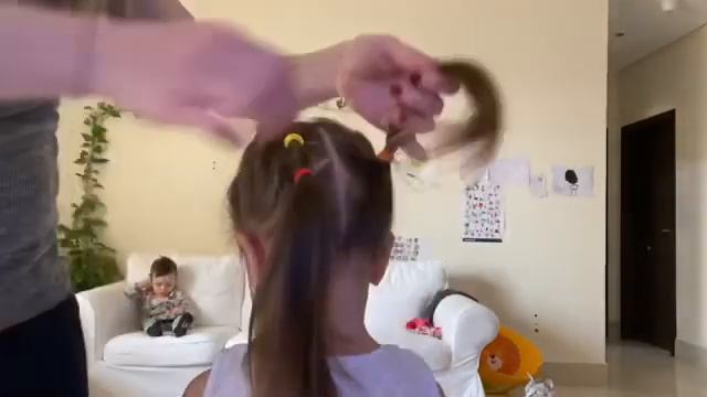 Самая простая причёска для девочек смотреть онлайн