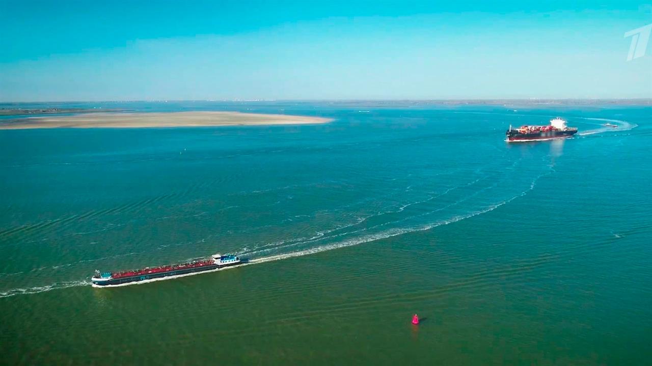 В Красном море в результате атаки повреждены 4 подводных кабеля связи, соединяющие Европу и Азию