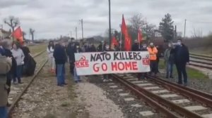 В Греции активисты заблокировали железную дорогу в знак протеста против переброски военной техники Н