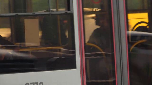 ТРАМВАЙ ИДЕТ ПО МОСТУ смотреть онлайн