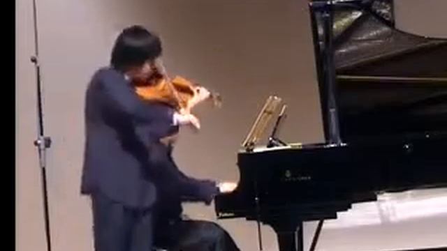 Premio Paganini 2006 Feng Polidori Poulenc Intermezzo смотреть онлайн