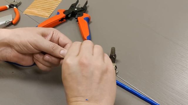 Модульный экранированный соединитель витой пары. Сращивание кабеля SF/FTP категории 6А. смотреть онлайн