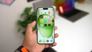iPhone 15 Unboxing & Initial Impressions - GREEN!