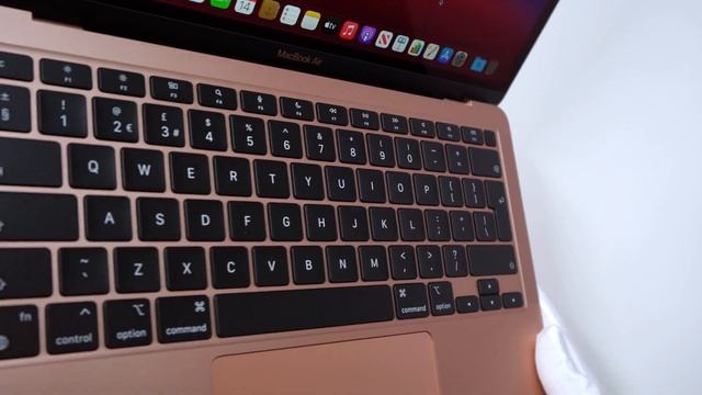Unboxing M1 Chip Apple MacBook Air 13 inch in Gold with 8‑Core CPU and 7‑Core GPU смотреть онлайн