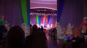 Танец "Бабушка испеки оладушки"