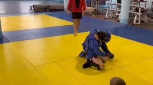 Детская тренировка по борьбе самбо, день поединков