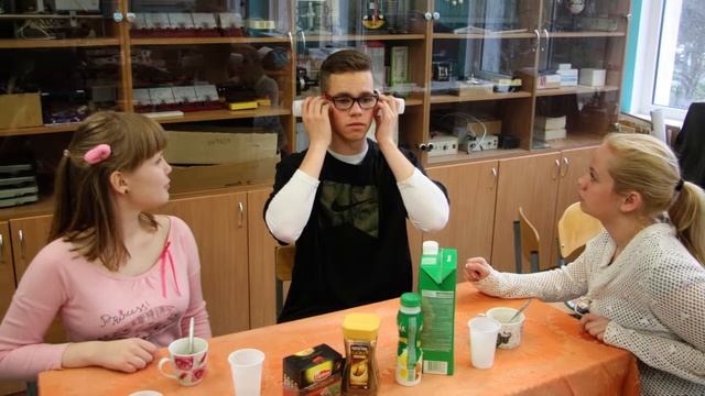 Последний звонок, 11 класс. Старые-новые фото. смотреть онлайн