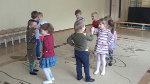 Коммуникативный танец-игра "Мишка"
