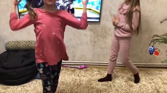 Домашний Турнир по художественной гимнастике/ начинающая гимнастка vs профессионал / Наша Маша смотреть онлайн